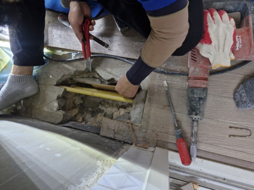 관악구 신림동 누수탐지 아랫집 천장누수 원인은 싱크대 아래 수도배관 부분교체 업체 해결기