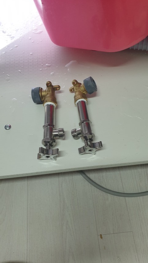 천장에서 물떨어질때 원인은? 싱크대 앵글밸브 누수 해결 현장